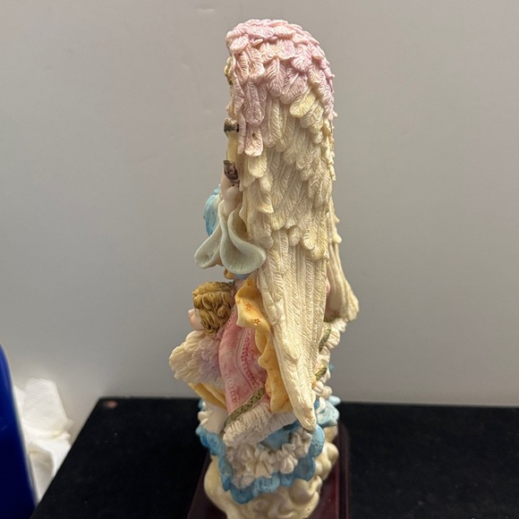 Angel and Cherubs Statue, 11” Tall, Resin On Wood Base, Unbranded - Picture 7 of 9